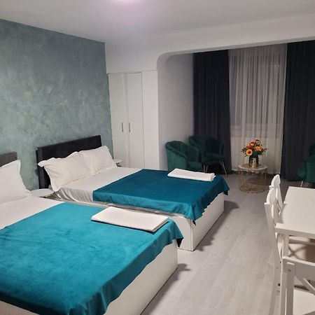 Zenlux Hotel Iasi Ngoại thất bức ảnh