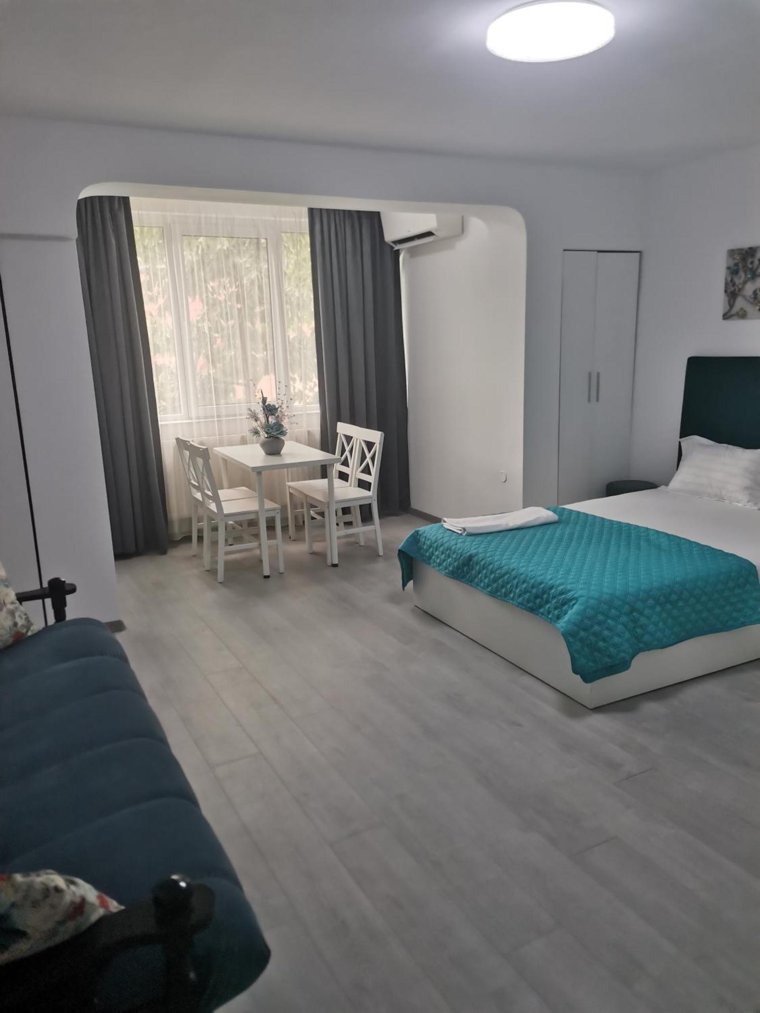 Zenlux Hotel Iasi Ngoại thất bức ảnh