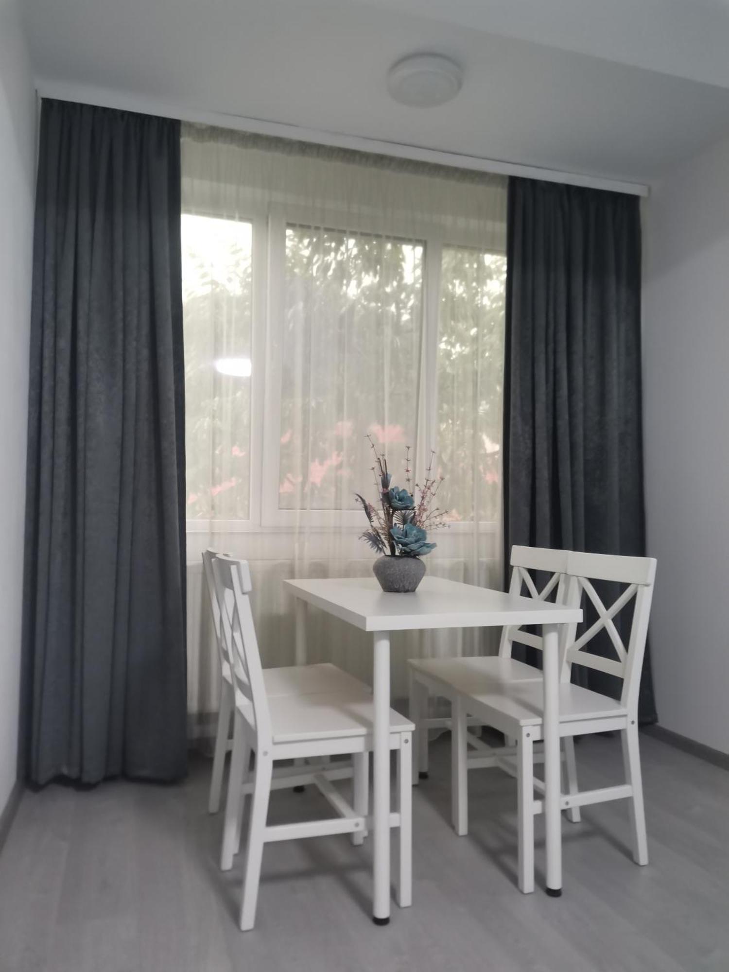 Zenlux Hotel Iasi Ngoại thất bức ảnh