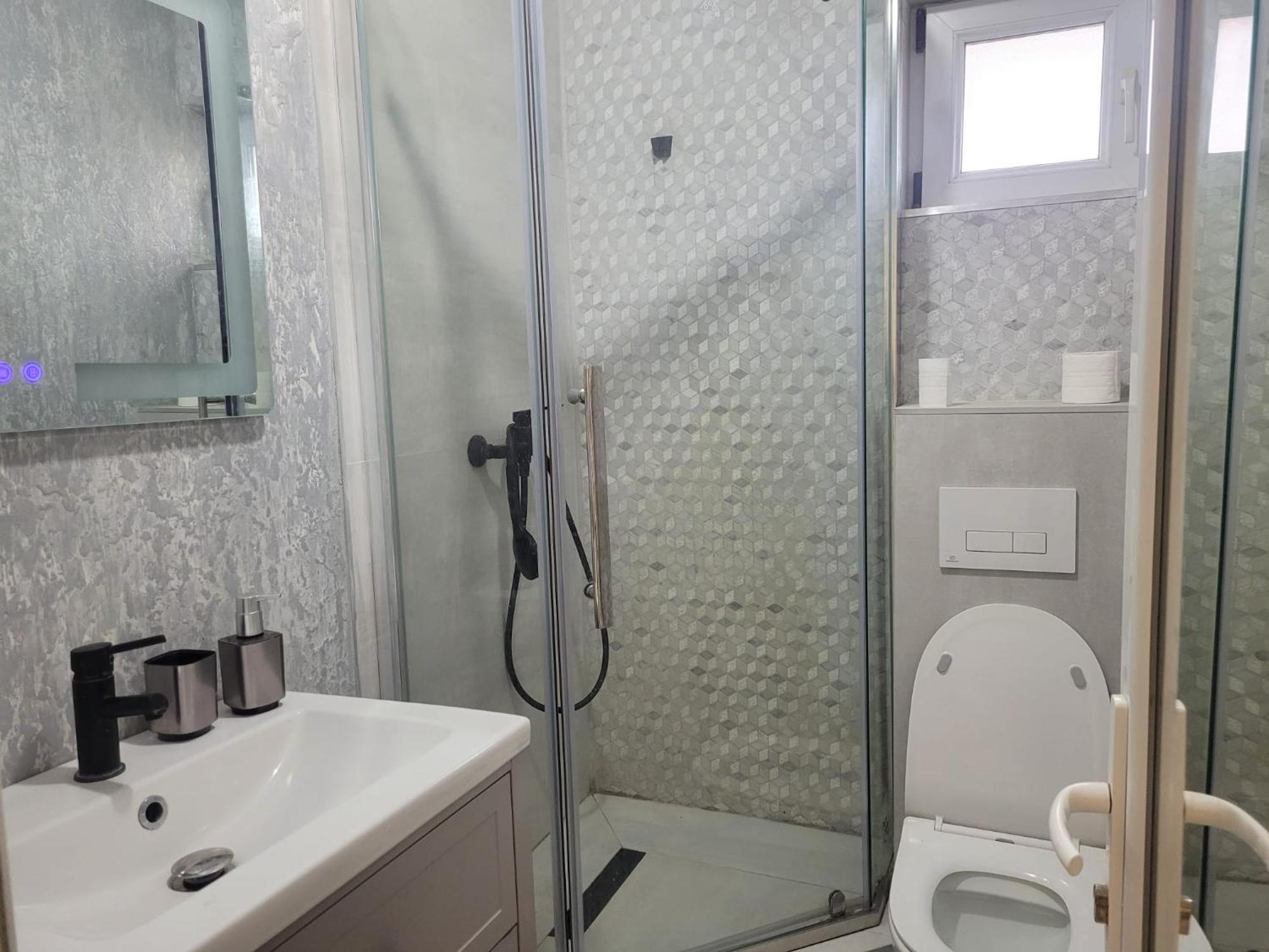 Zenlux Hotel Iasi Ngoại thất bức ảnh